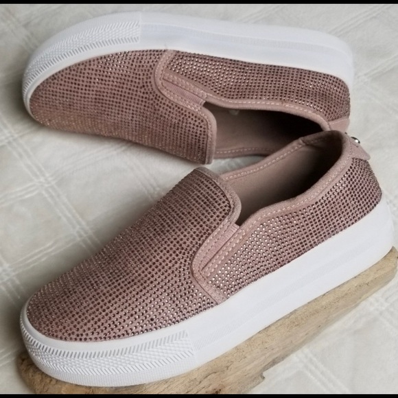 GUESS Pink Bedazzled Slip Ons! 💖 - Picture 7 of 7